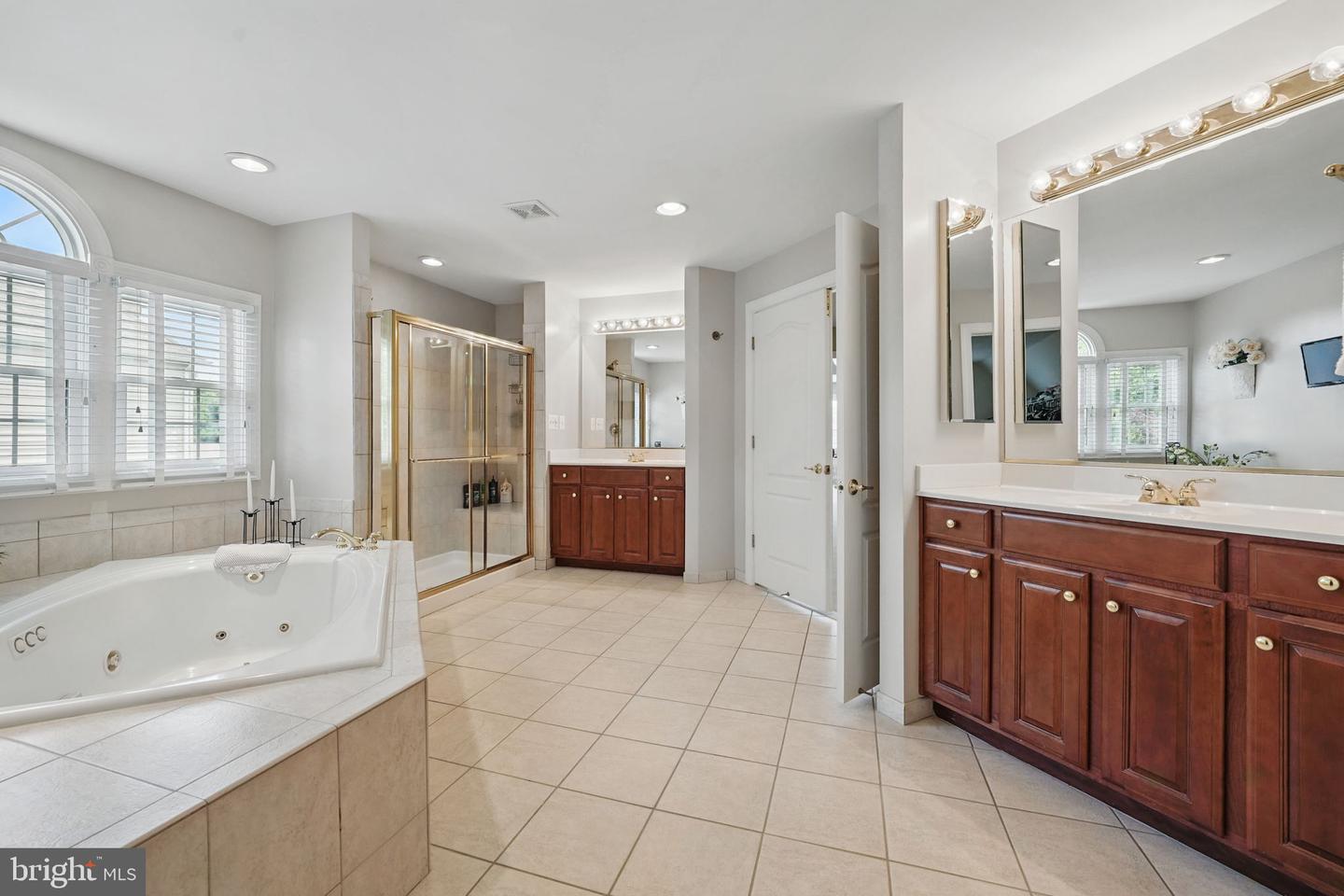 40755 LENAH RUN CIR, ALDIE, Virginia 20105, 7 Bedrooms Bedrooms, ,4 BathroomsBathrooms,Residential,For sale,40755 LENAH RUN CIR,VALO2098702 MLS # VALO2098702