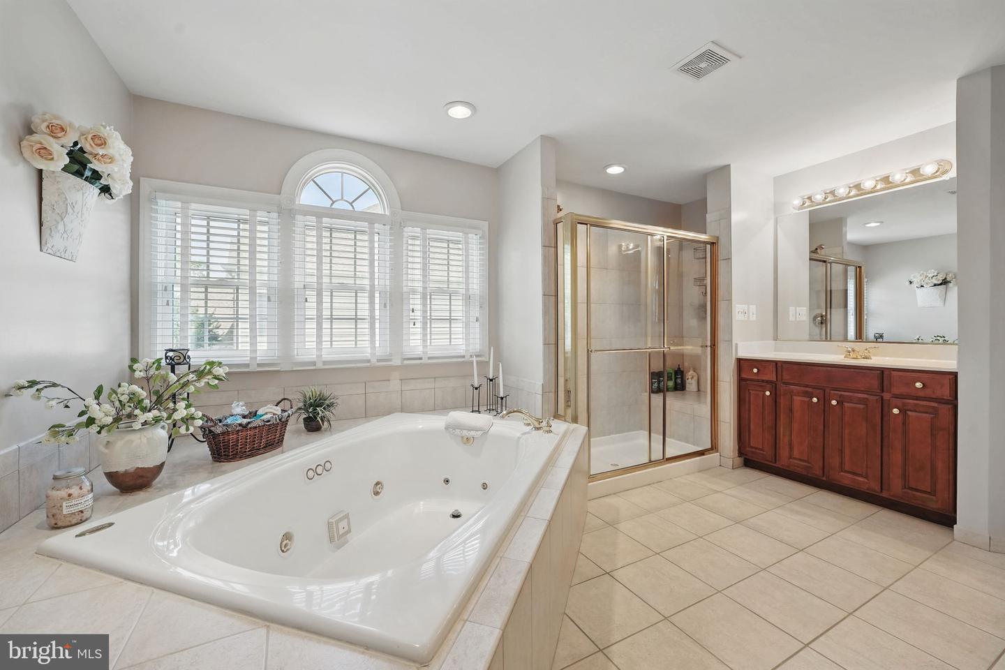 40755 LENAH RUN CIR, ALDIE, Virginia 20105, 7 Bedrooms Bedrooms, ,4 BathroomsBathrooms,Residential,For sale,40755 LENAH RUN CIR,VALO2098702 MLS # VALO2098702