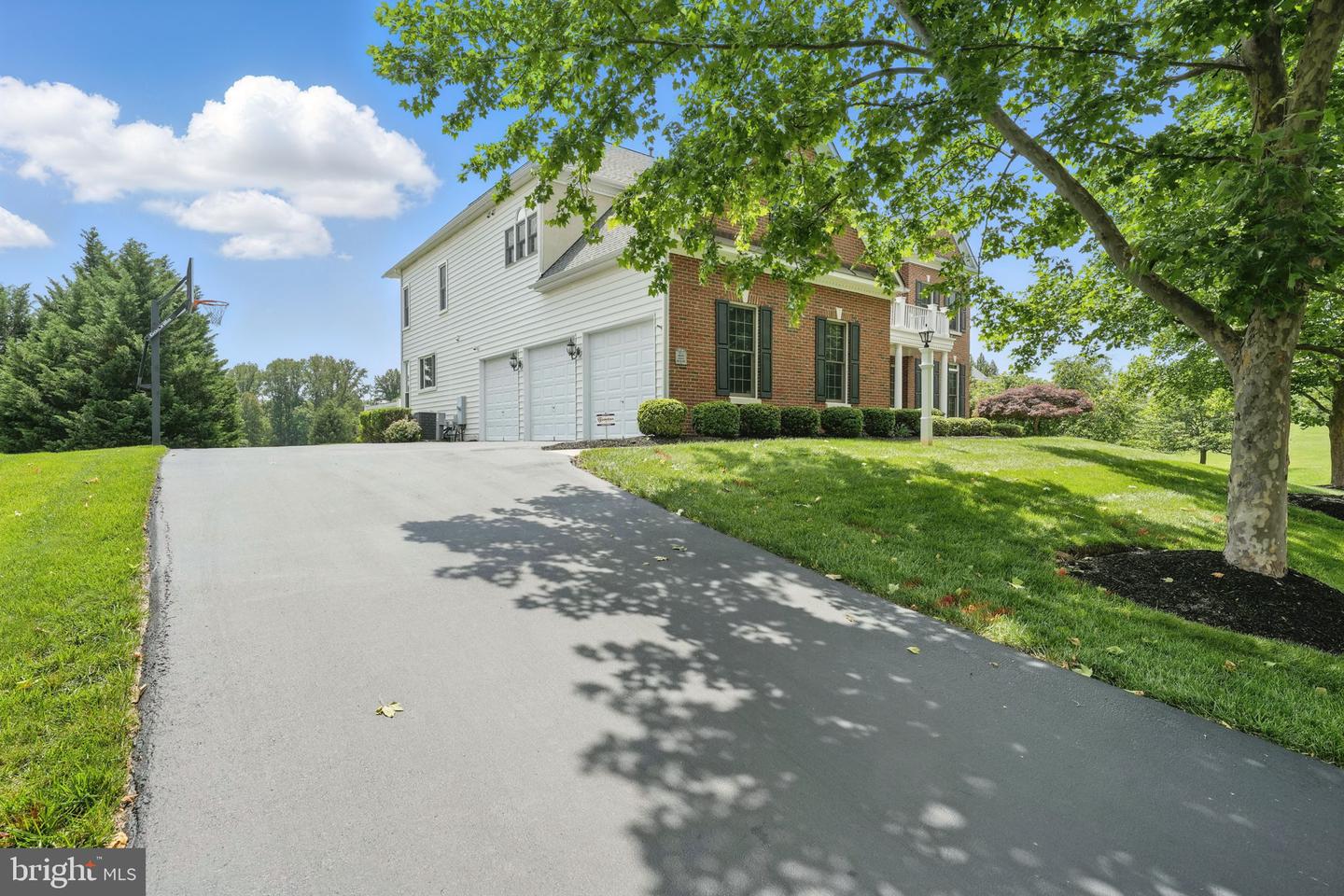 40755 LENAH RUN CIR, ALDIE, Virginia 20105, 7 Bedrooms Bedrooms, ,4 BathroomsBathrooms,Residential,For sale,40755 LENAH RUN CIR,VALO2098702 MLS # VALO2098702