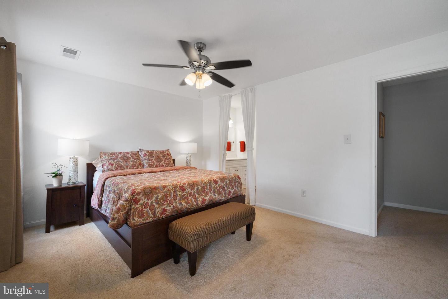 2832 YARLING CT #2832, FALLS CHURCH, Virginia 22042, 2 Bedrooms Bedrooms, ,2 BathroomsBathrooms,Residential,For sale,2832 YARLING CT #2832,VAFX2246054 MLS # VAFX2246054