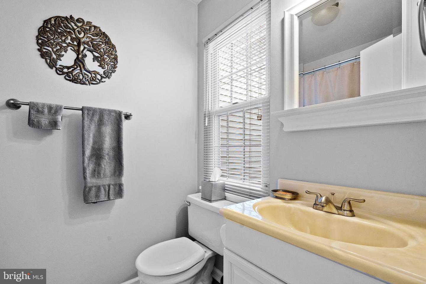 2832 YARLING CT #2832, FALLS CHURCH, Virginia 22042, 2 Bedrooms Bedrooms, ,2 BathroomsBathrooms,Residential,For sale,2832 YARLING CT #2832,VAFX2246054 MLS # VAFX2246054