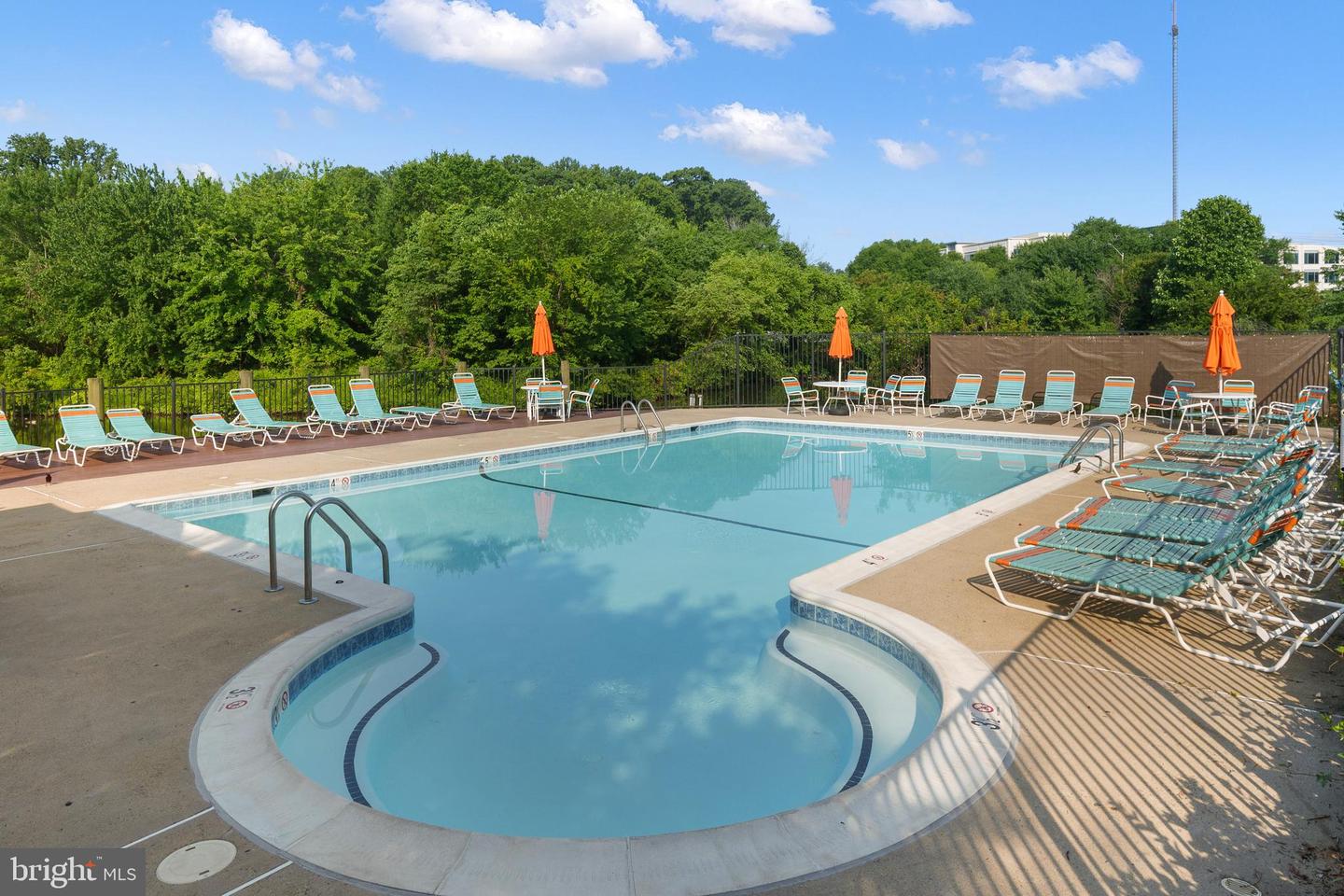 2832 YARLING CT #2832, FALLS CHURCH, Virginia 22042, 2 Bedrooms Bedrooms, ,2 BathroomsBathrooms,Residential,For sale,2832 YARLING CT #2832,VAFX2246054 MLS # VAFX2246054