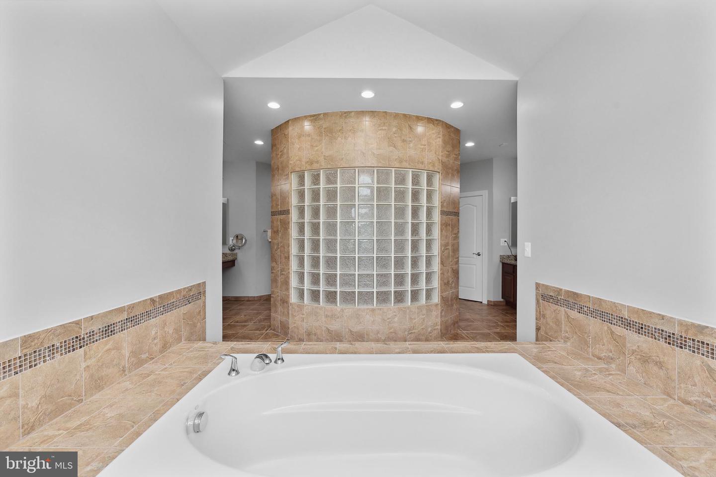 42719 PRAIRIE MERLIN CT, LEESBURG, Virginia 20176, 4 Bedrooms Bedrooms, ,4 BathroomsBathrooms,Residential,For sale,42719 PRAIRIE MERLIN CT,VALO2098730 MLS # VALO2098730
