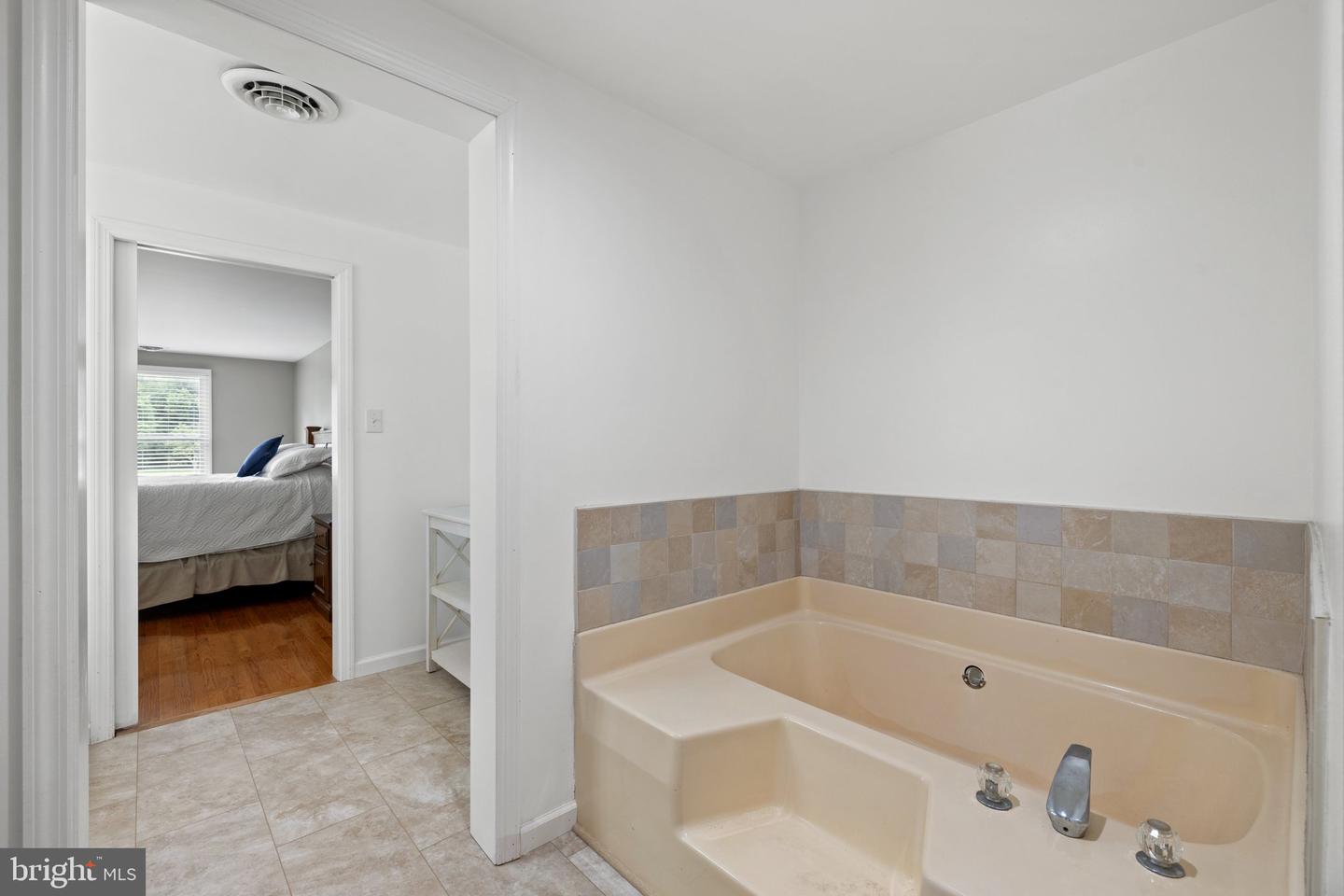 233 KIMBLE RD, BERRYVILLE, Virginia 22611, 4 Bedrooms Bedrooms, ,3 BathroomsBathrooms,Residential,For sale,233 KIMBLE RD,VACL2003826 MLS # VACL2003826