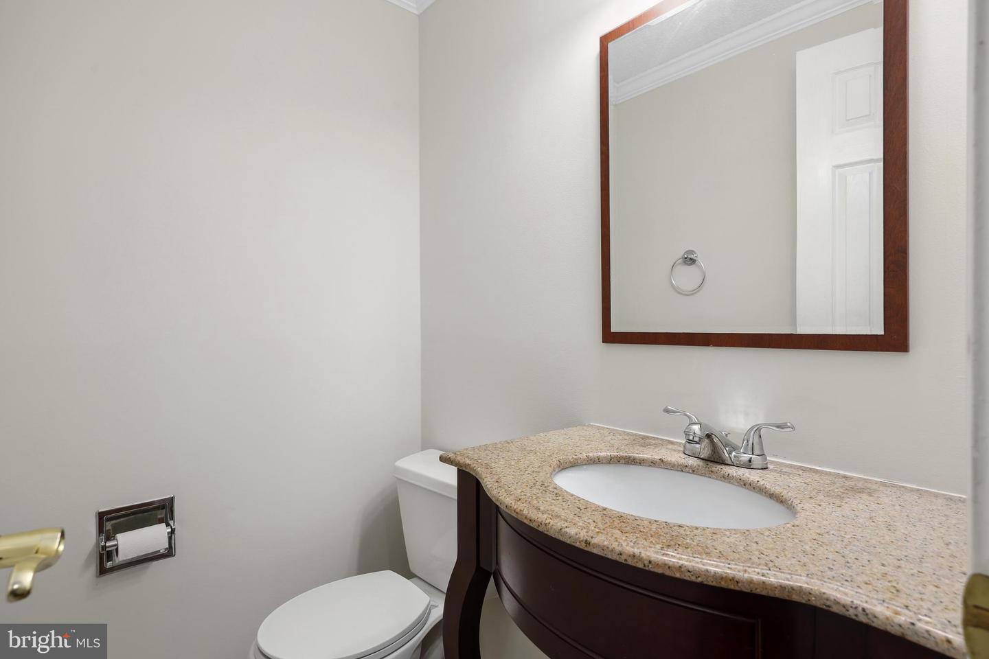 853 OAK LEAF CT, WARRENTON, Virginia 20186, 3 Bedrooms Bedrooms, ,2 BathroomsBathrooms,Residential,For sale,853 OAK LEAF CT,VAFQ2016968 MLS # VAFQ2016968