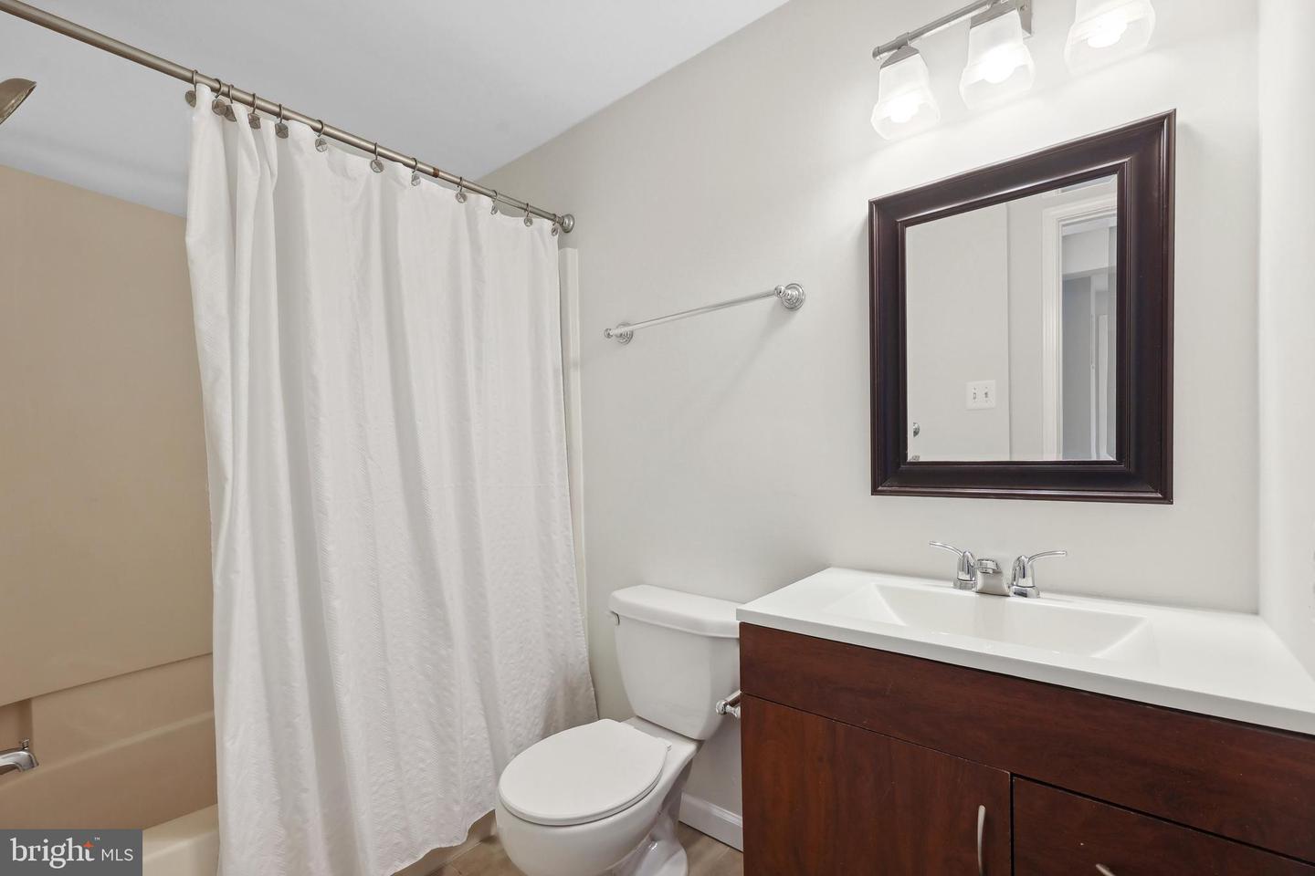 853 OAK LEAF CT, WARRENTON, Virginia 20186, 3 Bedrooms Bedrooms, ,2 BathroomsBathrooms,Residential,For sale,853 OAK LEAF CT,VAFQ2016968 MLS # VAFQ2016968
