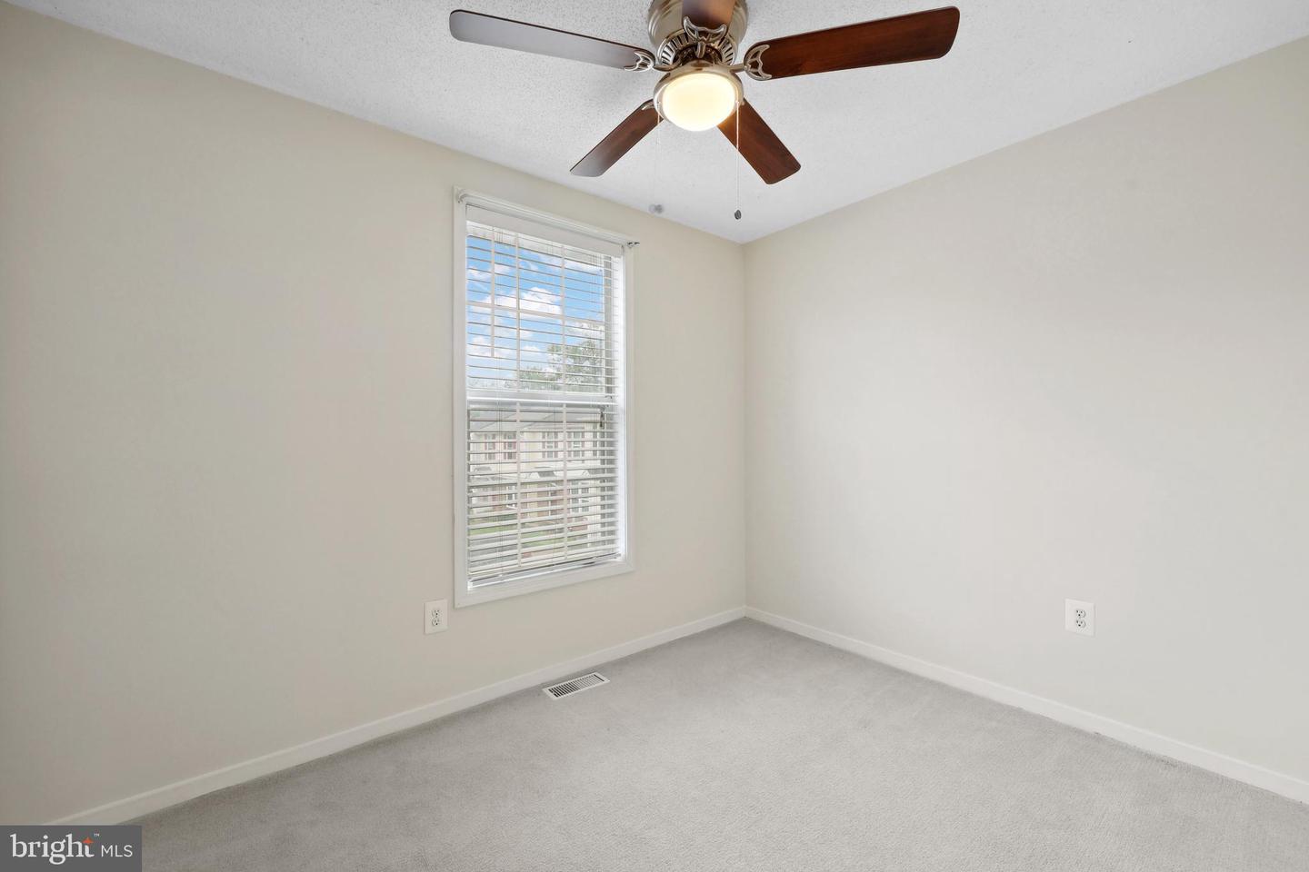 853 OAK LEAF CT, WARRENTON, Virginia 20186, 3 Bedrooms Bedrooms, ,2 BathroomsBathrooms,Residential,For sale,853 OAK LEAF CT,VAFQ2016968 MLS # VAFQ2016968