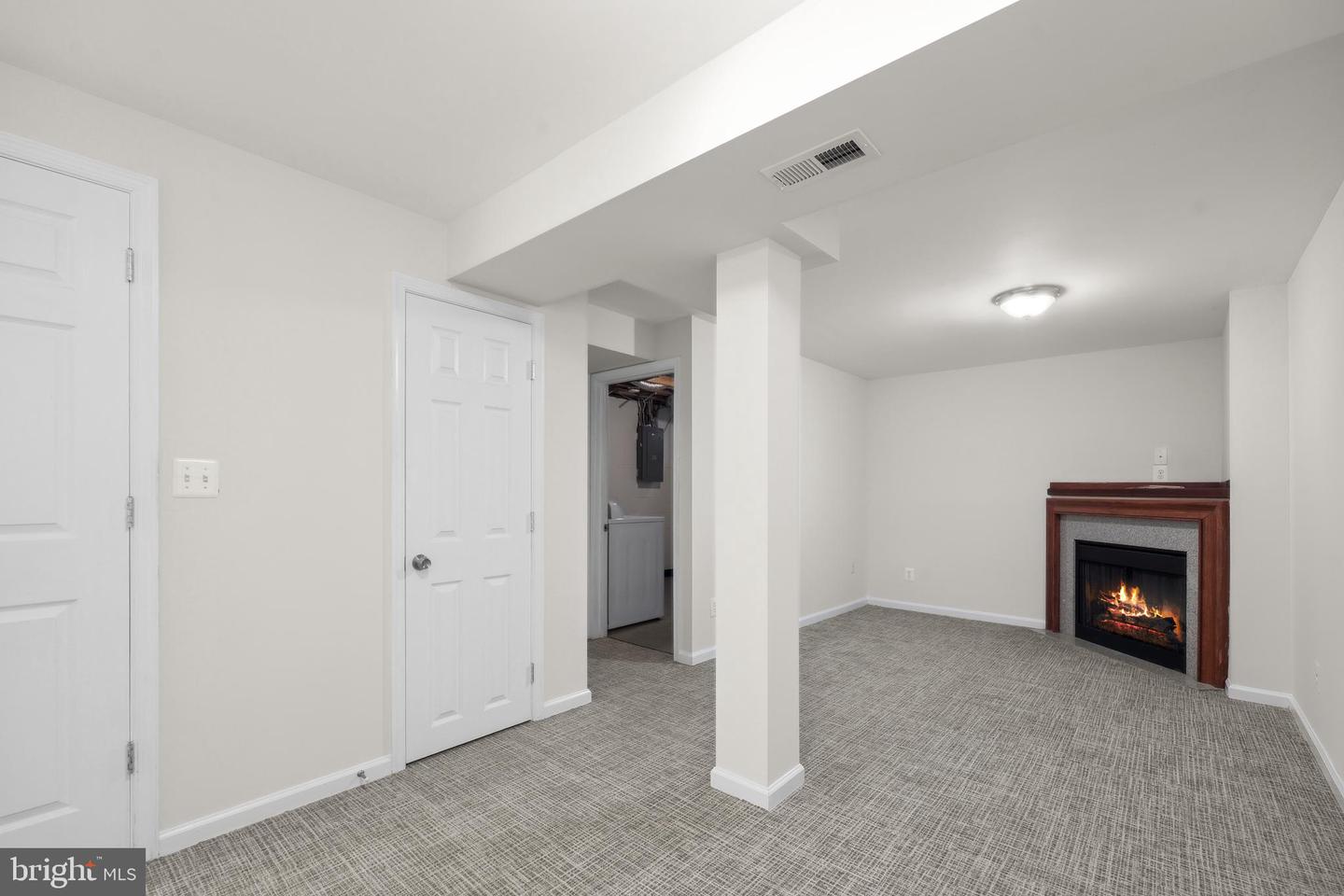 853 OAK LEAF CT, WARRENTON, Virginia 20186, 3 Bedrooms Bedrooms, ,2 BathroomsBathrooms,Residential,For sale,853 OAK LEAF CT,VAFQ2016968 MLS # VAFQ2016968