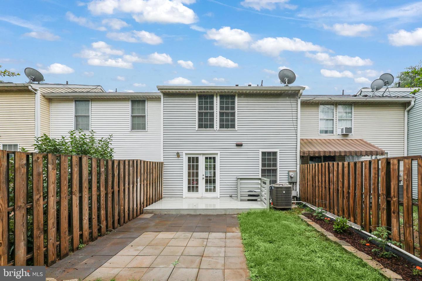 853 OAK LEAF CT, WARRENTON, Virginia 20186, 3 Bedrooms Bedrooms, ,2 BathroomsBathrooms,Residential,For sale,853 OAK LEAF CT,VAFQ2016968 MLS # VAFQ2016968