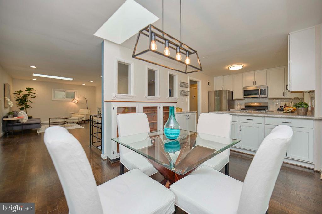 2301 N TRACY ST, ALEXANDRIA, Virginia 22311, 3 Bedrooms Bedrooms, ,2 BathroomsBathrooms,Residential,For sale,2301 N TRACY ST,VAAX2046364 MLS # VAAX2046364