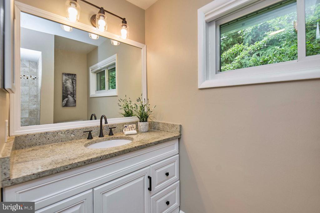2301 N TRACY ST, ALEXANDRIA, Virginia 22311, 3 Bedrooms Bedrooms, ,2 BathroomsBathrooms,Residential,For sale,2301 N TRACY ST,VAAX2046364 MLS # VAAX2046364