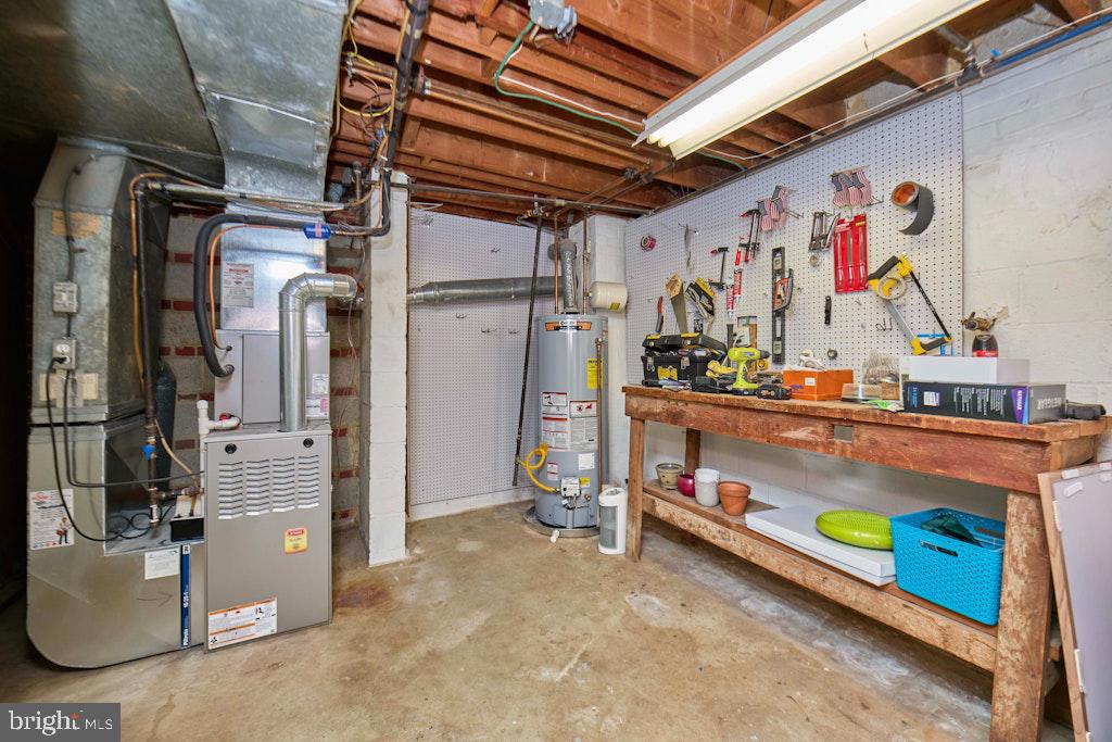 2301 N TRACY ST, ALEXANDRIA, Virginia 22311, 3 Bedrooms Bedrooms, ,2 BathroomsBathrooms,Residential,For sale,2301 N TRACY ST,VAAX2046364 MLS # VAAX2046364