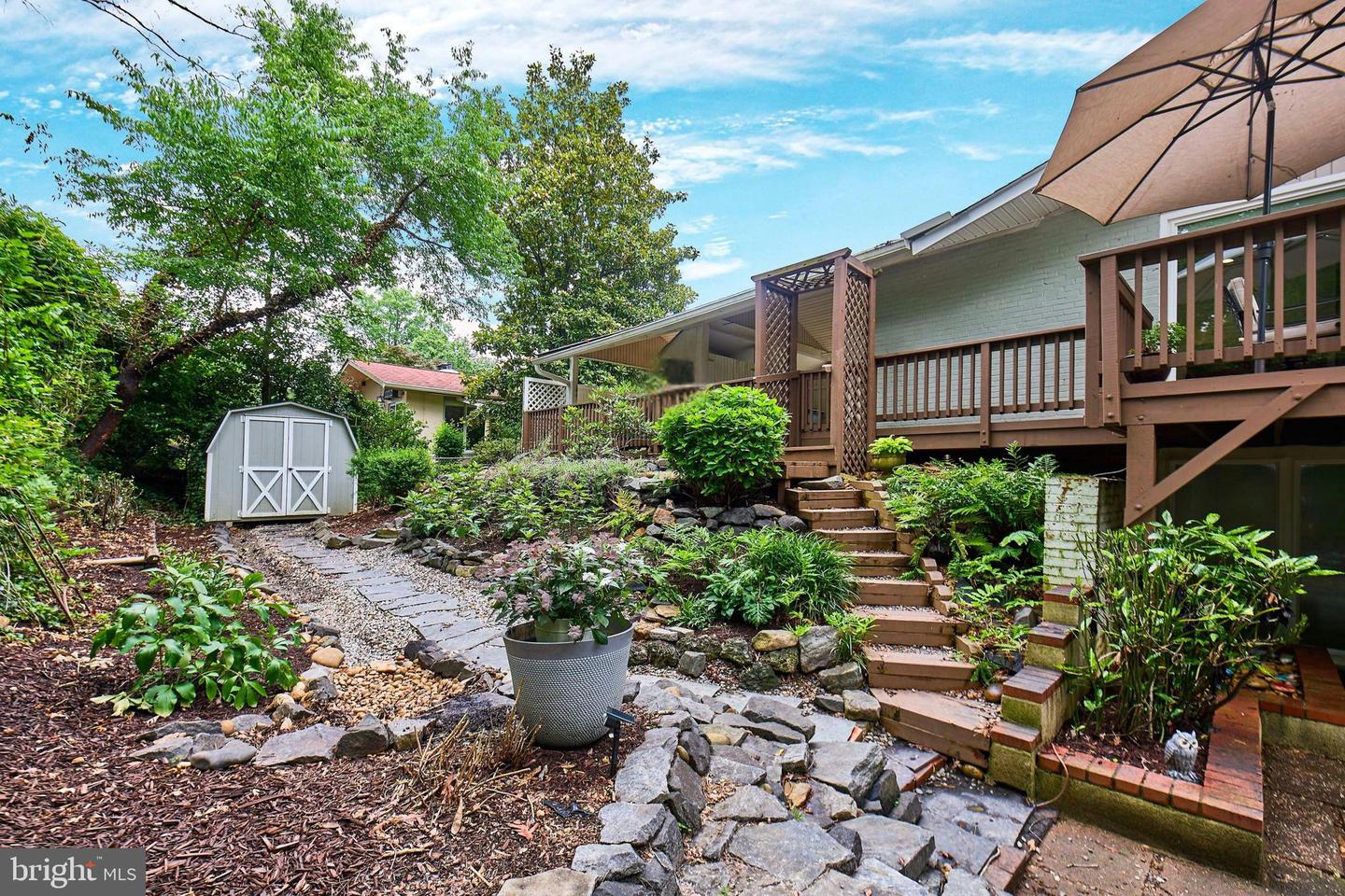 2301 N TRACY ST, ALEXANDRIA, Virginia 22311, 3 Bedrooms Bedrooms, ,2 BathroomsBathrooms,Residential,For sale,2301 N TRACY ST,VAAX2046364 MLS # VAAX2046364