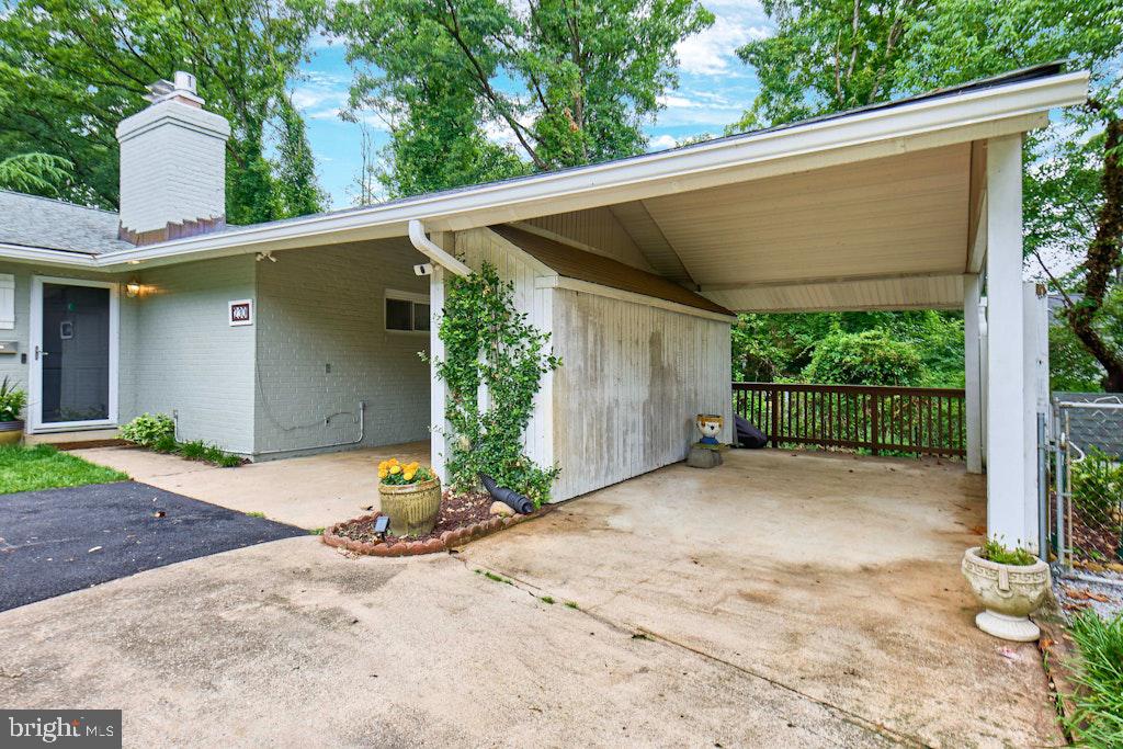 2301 N TRACY ST, ALEXANDRIA, Virginia 22311, 3 Bedrooms Bedrooms, ,2 BathroomsBathrooms,Residential,For sale,2301 N TRACY ST,VAAX2046364 MLS # VAAX2046364
