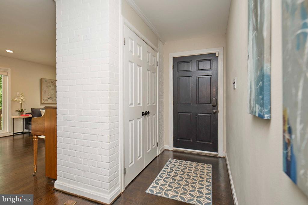 2301 N TRACY ST, ALEXANDRIA, Virginia 22311, 3 Bedrooms Bedrooms, ,2 BathroomsBathrooms,Residential,For sale,2301 N TRACY ST,VAAX2046364 MLS # VAAX2046364