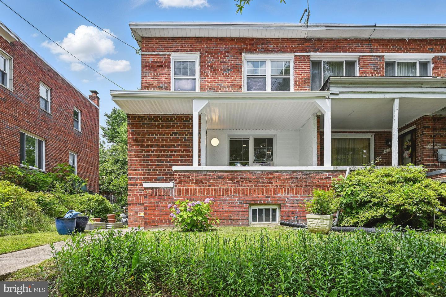 812 CRITTENDEN ST NE, WASHINGTON, District Of Columbia 20017, 3 Bedrooms Bedrooms, ,2 BathroomsBathrooms,Residential,For sale,812 CRITTENDEN ST NE,DCDC2205178 MLS # DCDC2205178