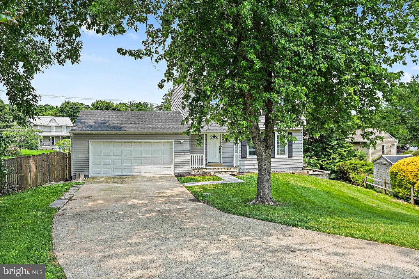 1105 TRAPPER CREST CT, HERNDON, Virginia 20170, 3 Bedrooms Bedrooms, ,3 BathroomsBathrooms,Residential,For sale,1105 TRAPPER CREST CT,VAFX2246892 MLS # VAFX2246892