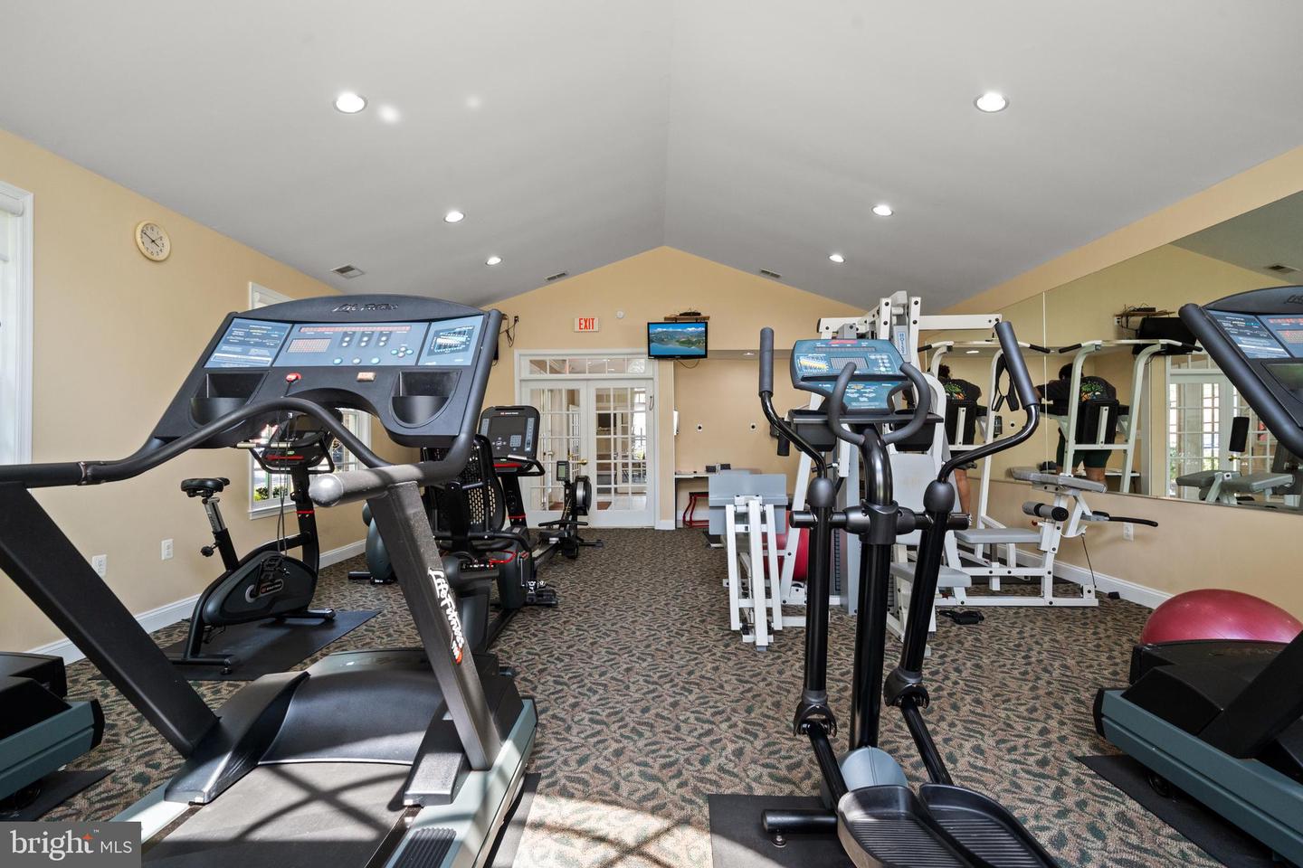 229 N GEORGE MASON DR #229-1, ARLINGTON, Virginia 22203, 1 Bedroom Bedrooms, ,1 BathroomBathrooms,Residential,For sale,229 N GEORGE MASON DR #229-1,VAAR2059068 MLS # VAAR2059068
