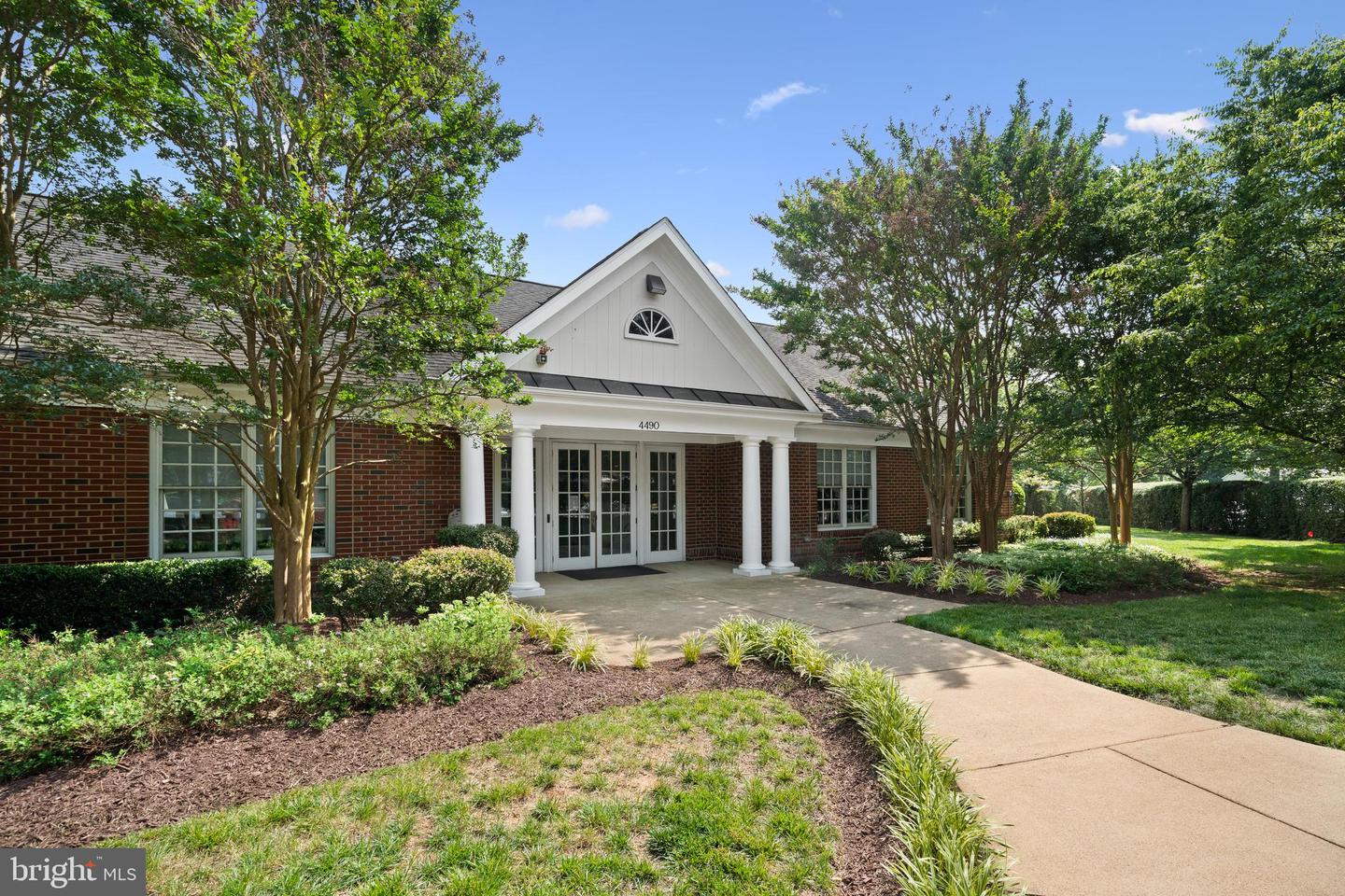 229 N GEORGE MASON DR #229-1, ARLINGTON, Virginia 22203, 1 Bedroom Bedrooms, ,1 BathroomBathrooms,Residential,For sale,229 N GEORGE MASON DR #229-1,VAAR2059068 MLS # VAAR2059068