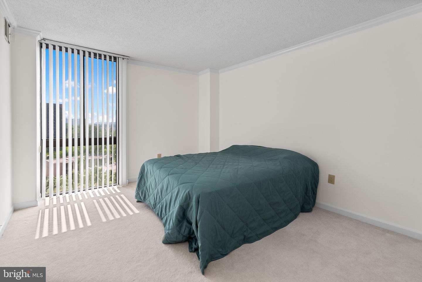 5300 HOLMES RUN PKWY #914, ALEXANDRIA, Virginia 22304, 3 Bedrooms Bedrooms, ,2 BathroomsBathrooms,Residential,For sale,5300 HOLMES RUN PKWY #914,VAAX2046432 MLS # VAAX2046432