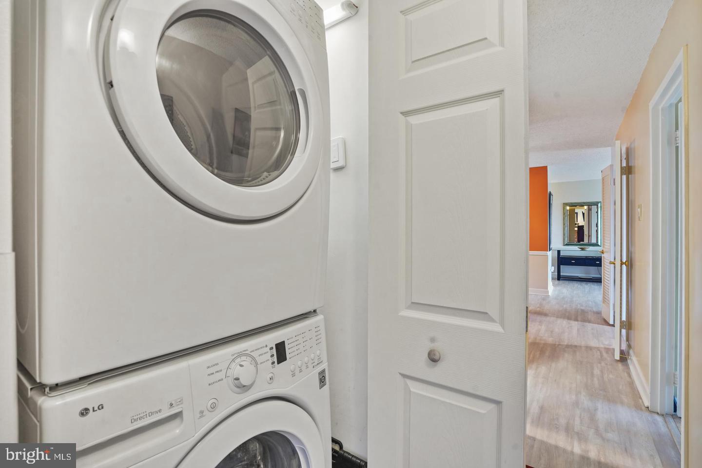 5300 HOLMES RUN PKWY #914, ALEXANDRIA, Virginia 22304, 3 Bedrooms Bedrooms, ,2 BathroomsBathrooms,Residential,For sale,5300 HOLMES RUN PKWY #914,VAAX2046432 MLS # VAAX2046432