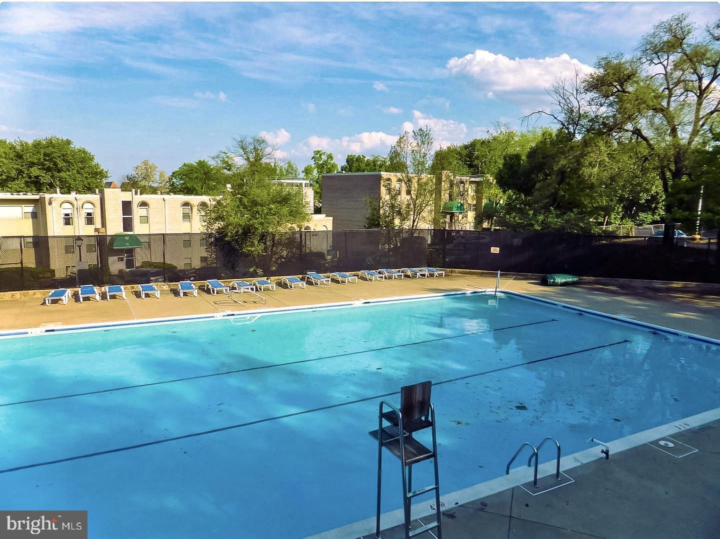5300 HOLMES RUN PKWY #914, ALEXANDRIA, Virginia 22304, 3 Bedrooms Bedrooms, ,2 BathroomsBathrooms,Residential,For sale,5300 HOLMES RUN PKWY #914,VAAX2046432 MLS # VAAX2046432