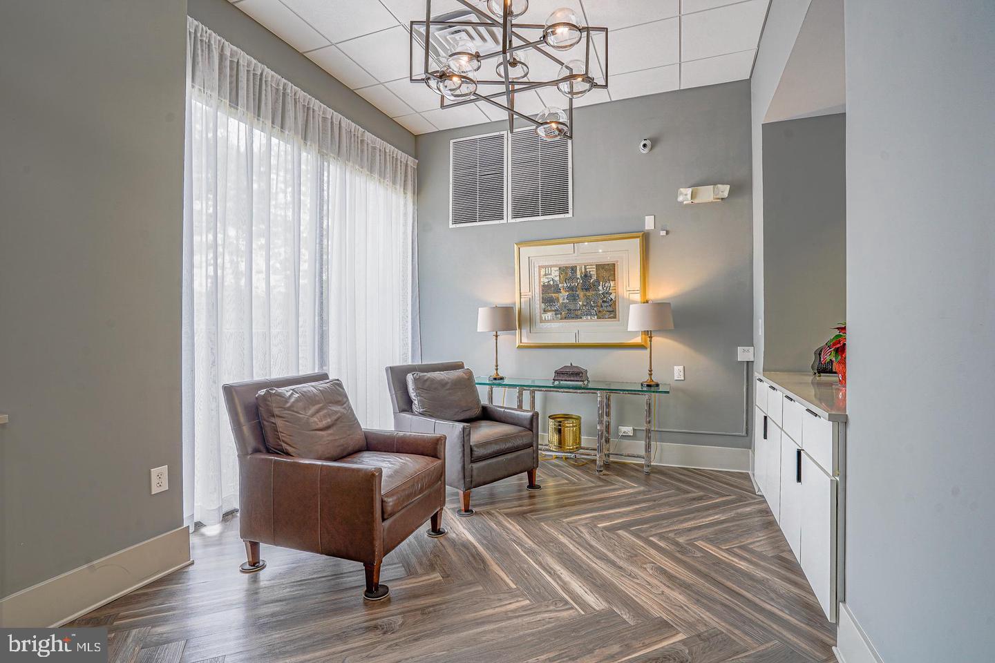 5300 HOLMES RUN PKWY #914, ALEXANDRIA, Virginia 22304, 3 Bedrooms Bedrooms, ,2 BathroomsBathrooms,Residential,For sale,5300 HOLMES RUN PKWY #914,VAAX2046432 MLS # VAAX2046432