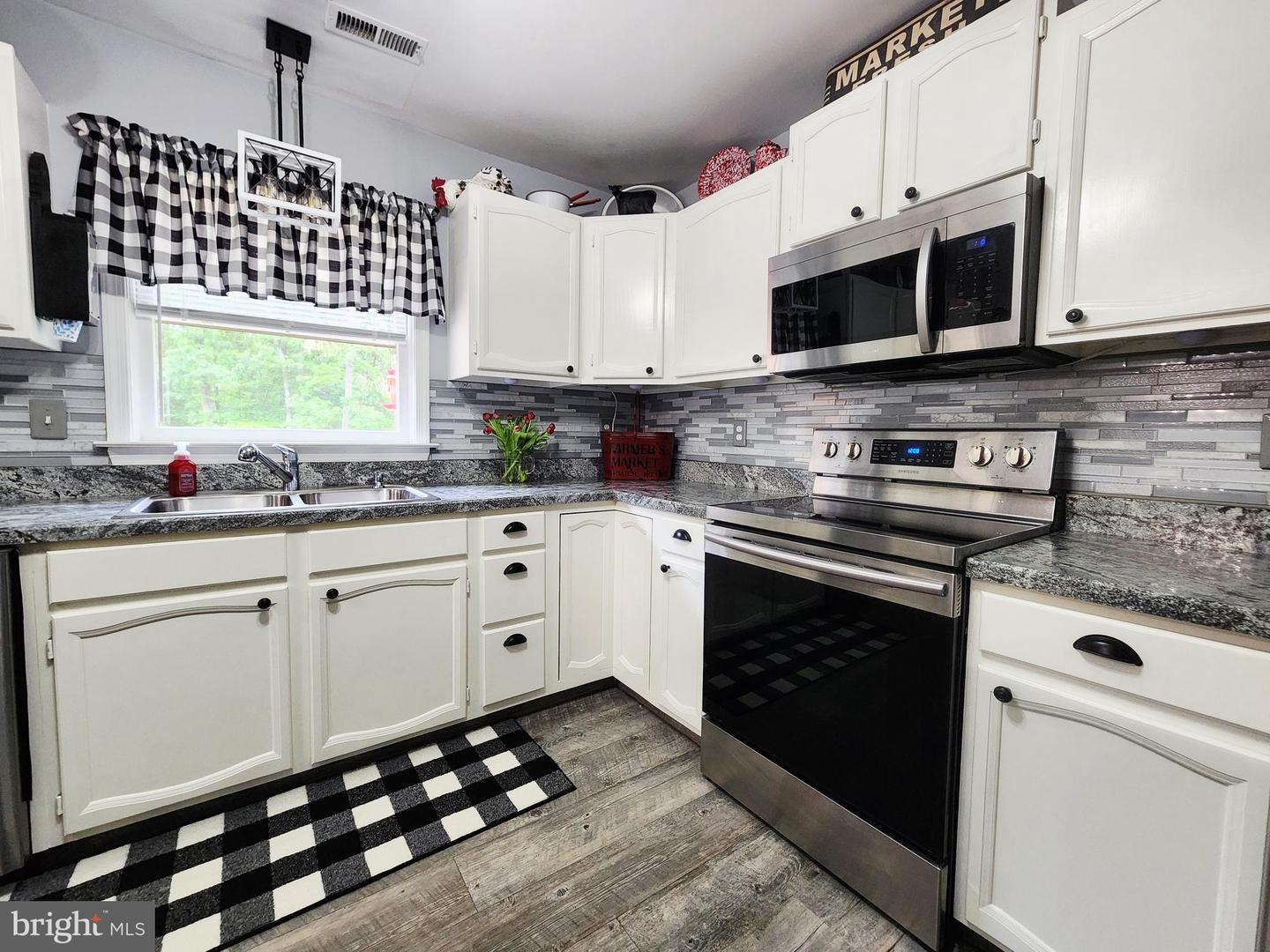 636 FIREHOUSE DR, LOUISA, Virginia 23093, 4 Bedrooms Bedrooms, ,2 BathroomsBathrooms,Residential,For sale,636 FIREHOUSE DR,VALA2008024 MLS # VALA2008024