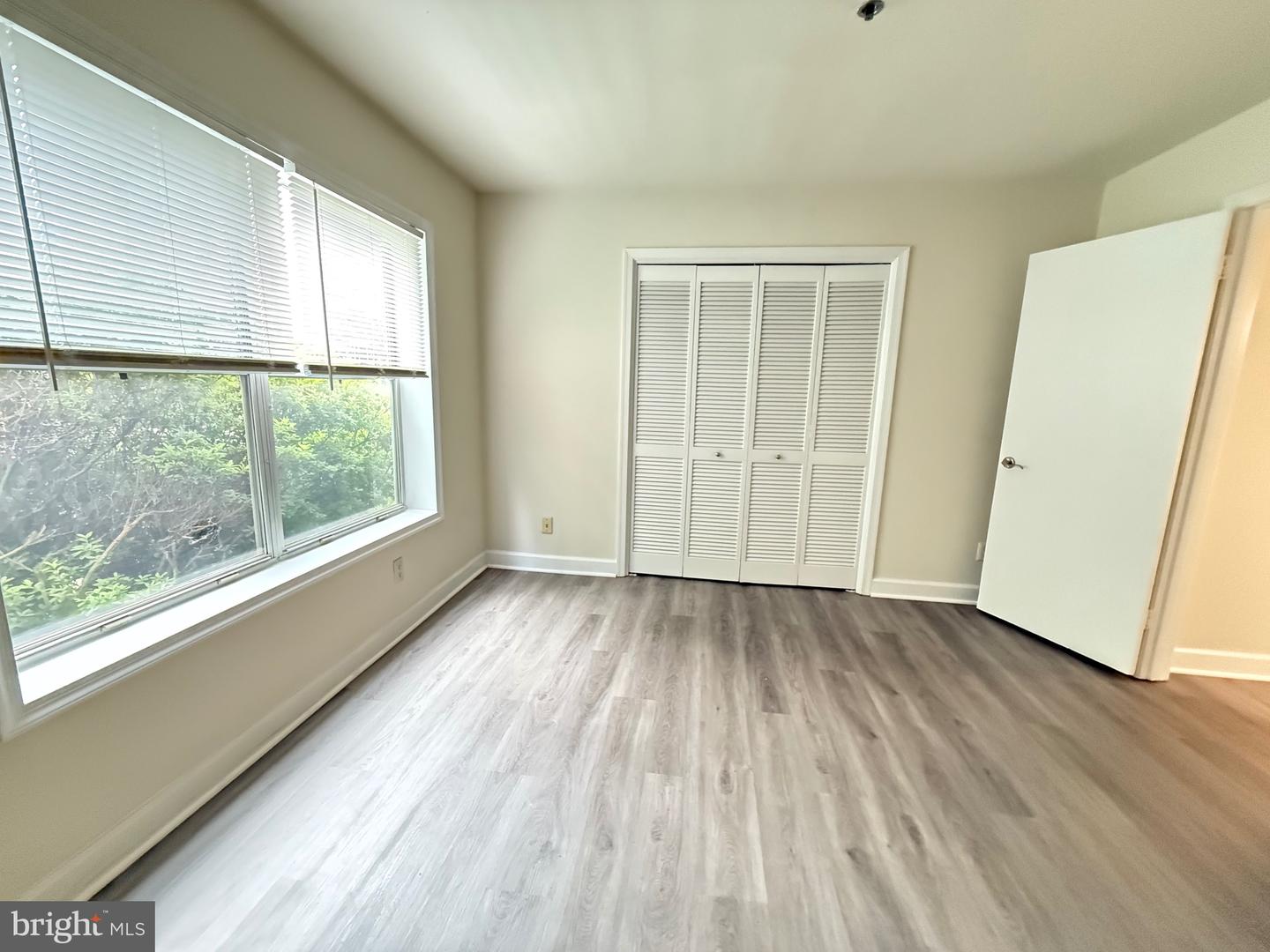 3179 SUMMIT SQUARE DR #2-B5, OAKTON, Virginia 22124, 1 Bedroom Bedrooms, ,1 BathroomBathrooms,Residential,For sale,3179 SUMMIT SQUARE DR #2-B5,VAFX2247136 MLS # VAFX2247136