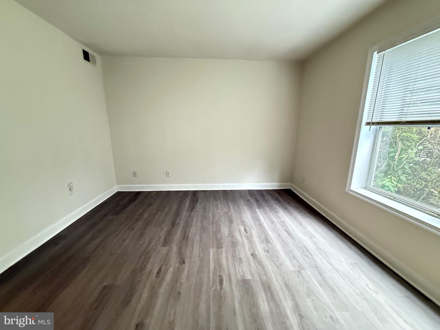 3179 SUMMIT SQUARE DR #2-B5, OAKTON, Virginia 22124, 1 Bedroom Bedrooms, ,1 BathroomBathrooms,Residential,For sale,3179 SUMMIT SQUARE DR #2-B5,VAFX2247136 MLS # VAFX2247136