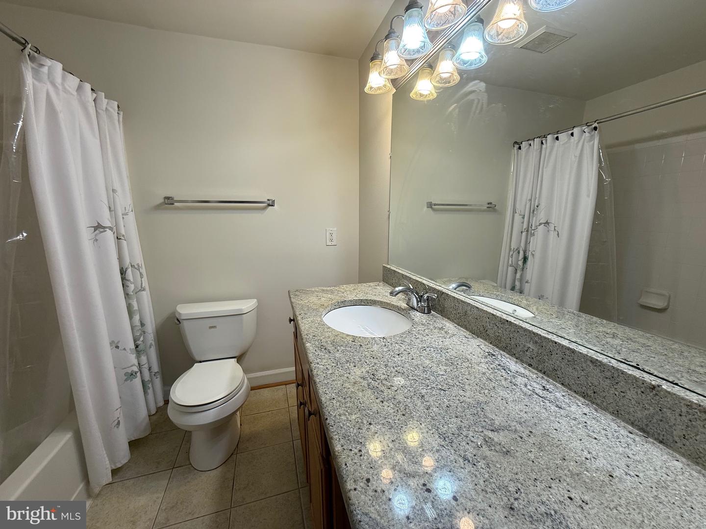 3179 SUMMIT SQUARE DR #2-B5, OAKTON, Virginia 22124, 1 Bedroom Bedrooms, ,1 BathroomBathrooms,Residential,For sale,3179 SUMMIT SQUARE DR #2-B5,VAFX2247136 MLS # VAFX2247136