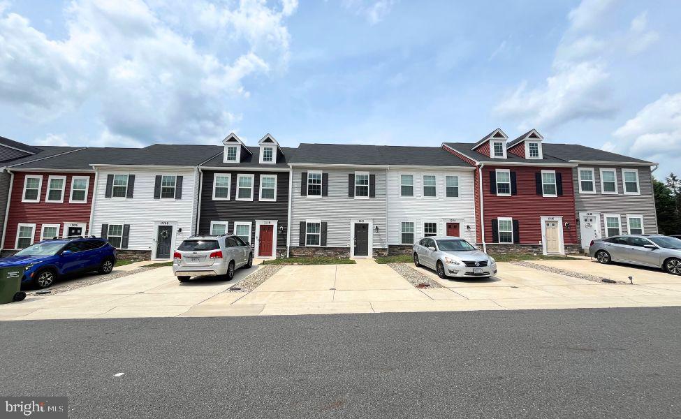 12112 BOWLING FARM CT, FREDERICKSBURG, Virginia 22407, 3 Bedrooms Bedrooms, ,2 BathroomsBathrooms,Residential,For sale,12112 BOWLING FARM CT,VASP2033918 MLS # VASP2033918