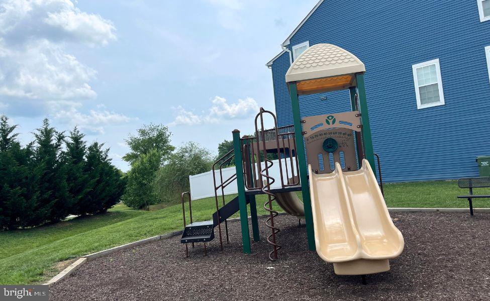 12112 BOWLING FARM CT, FREDERICKSBURG, Virginia 22407, 3 Bedrooms Bedrooms, ,2 BathroomsBathrooms,Residential,For sale,12112 BOWLING FARM CT,VASP2033918 MLS # VASP2033918