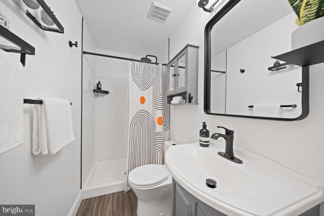 7012 VANTAGE DR, ALEXANDRIA, Virginia 22306, 3 Bedrooms Bedrooms, ,2 BathroomsBathrooms,Residential,For sale,7012 VANTAGE DR,VAFX2247368 MLS # VAFX2247368