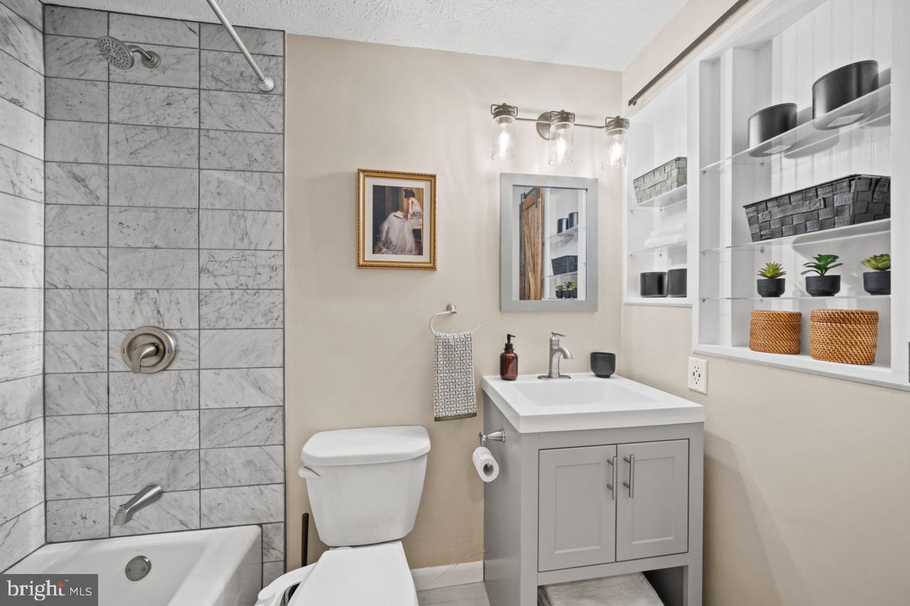 7012 VANTAGE DR, ALEXANDRIA, Virginia 22306, 3 Bedrooms Bedrooms, ,2 BathroomsBathrooms,Residential,For sale,7012 VANTAGE DR,VAFX2247368 MLS # VAFX2247368