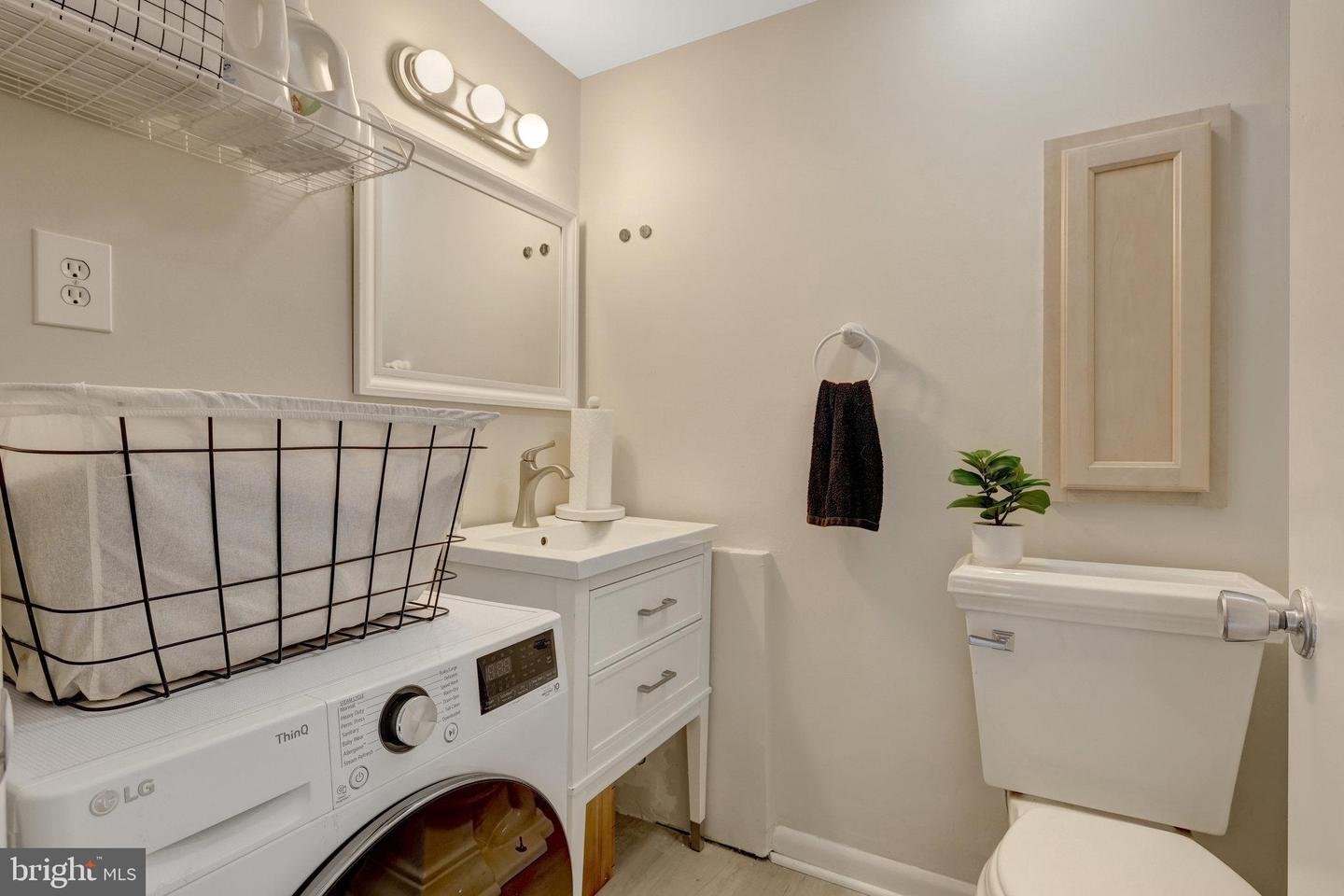 11613 VANTAGE HILL RD #12B, RESTON, Virginia 20190, 2 Bedrooms Bedrooms, ,1 BathroomBathrooms,Residential,For sale,11613 VANTAGE HILL RD #12B,VAFX2247462 MLS # VAFX2247462