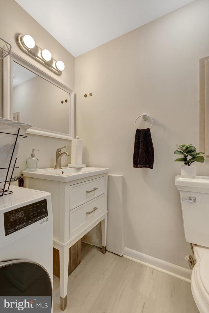 11613 VANTAGE HILL RD #12B, RESTON, Virginia 20190, 2 Bedrooms Bedrooms, ,1 BathroomBathrooms,Residential,For sale,11613 VANTAGE HILL RD #12B,VAFX2247462 MLS # VAFX2247462