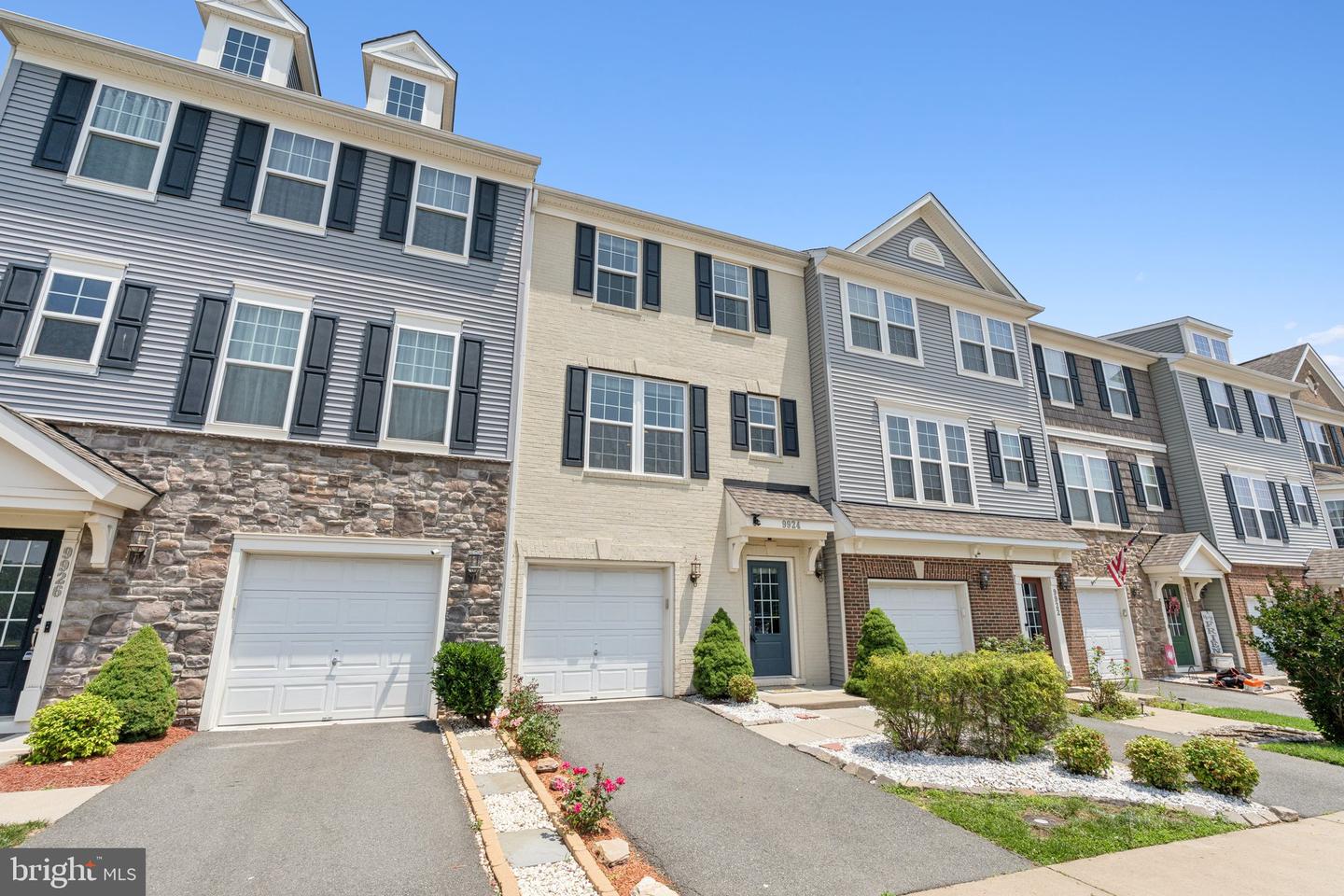 9924 WHITEMOSS DR, MANASSAS, Virginia 20109, 4 Bedrooms Bedrooms, ,3 BathroomsBathrooms,Residential,For sale,9924 WHITEMOSS DR,VAPW2097072 MLS # VAPW2097072