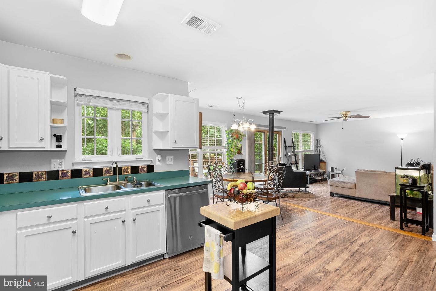17391 ARROWOOD PL, ROUND HILL, Virginia 20141, 3 Bedrooms Bedrooms, ,2 BathroomsBathrooms,Residential,For sale,17391 ARROWOOD PL,VALO2099612 MLS # VALO2099612