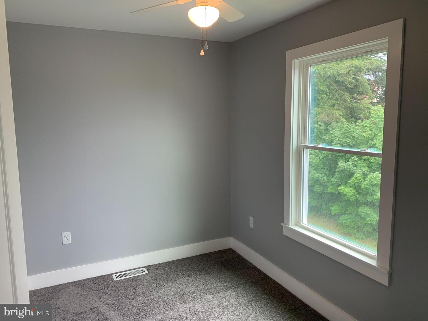 174 BANK STREET, MOUNT JACKSON, Virginia 22842, 3 Bedrooms Bedrooms, ,2 BathroomsBathrooms,Residential,For sale,174 BANK STREET,VASH2011728 MLS # VASH2011728