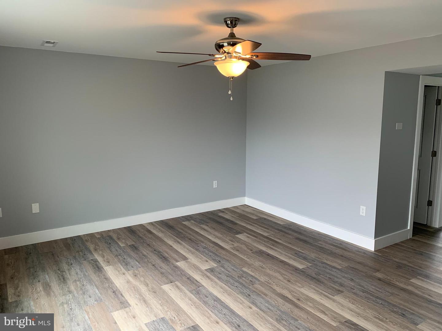 174 BANK STREET, MOUNT JACKSON, Virginia 22842, 3 Bedrooms Bedrooms, ,2 BathroomsBathrooms,Residential,For sale,174 BANK STREET,VASH2011728 MLS # VASH2011728