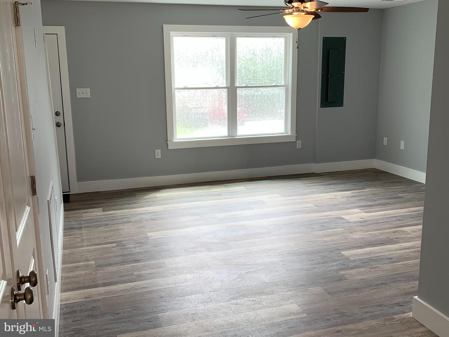 174 BANK STREET, MOUNT JACKSON, Virginia 22842, 3 Bedrooms Bedrooms, ,2 BathroomsBathrooms,Residential,For sale,174 BANK STREET,VASH2011728 MLS # VASH2011728