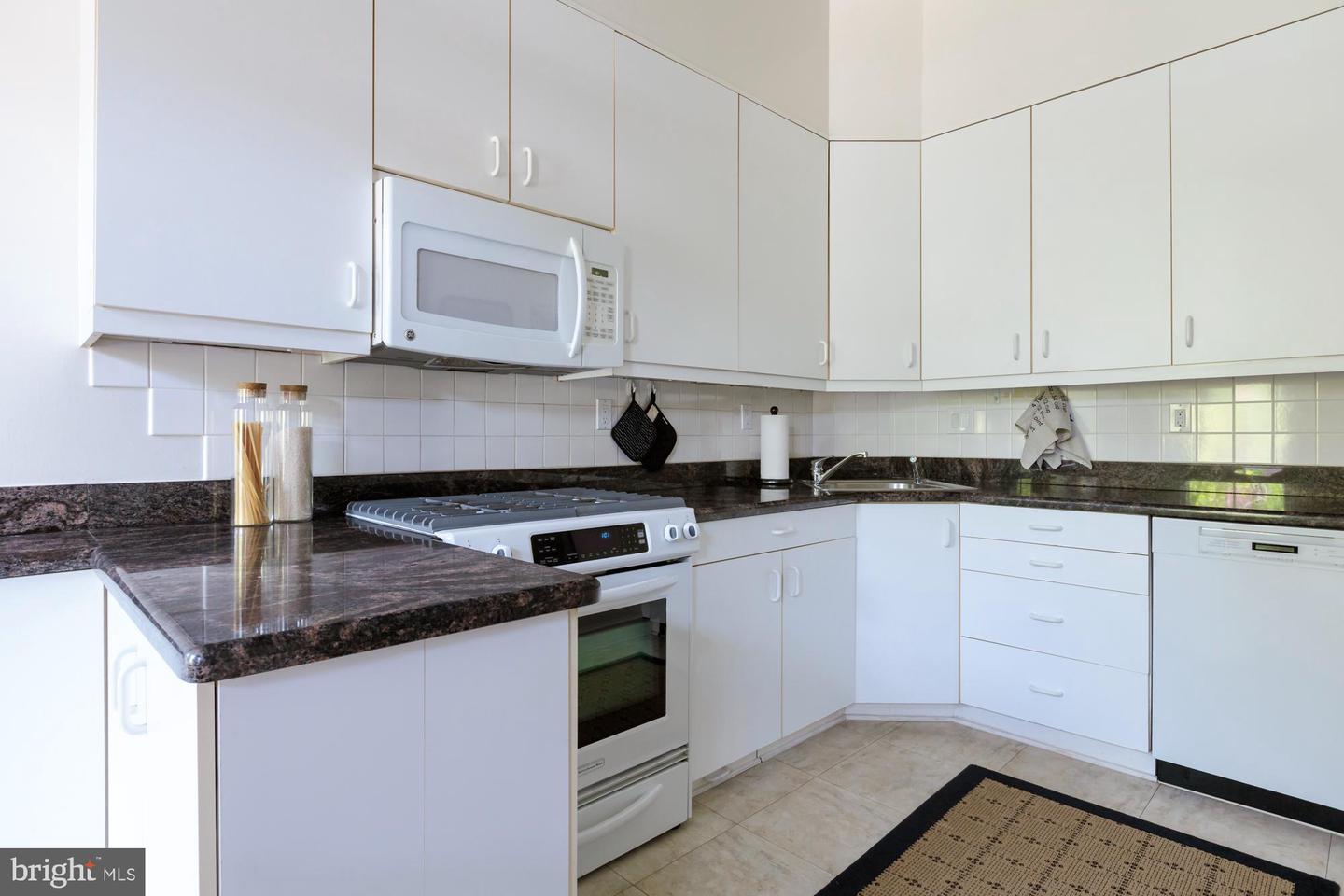 244 8TH ST SE, WASHINGTON, District Of Columbia 20003, 3 Bedrooms Bedrooms, ,3 BathroomsBathrooms,Residential,For sale,244 8TH ST SE,DCDC2206082 MLS # DCDC2206082
