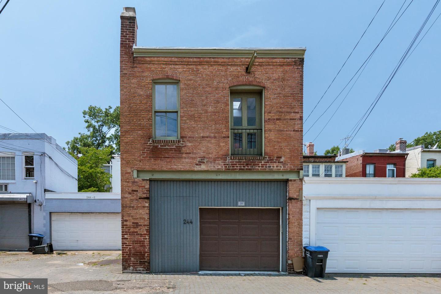 244 8TH ST SE, WASHINGTON, District Of Columbia 20003, 3 Bedrooms Bedrooms, ,3 BathroomsBathrooms,Residential,For sale,244 8TH ST SE,DCDC2206082 MLS # DCDC2206082