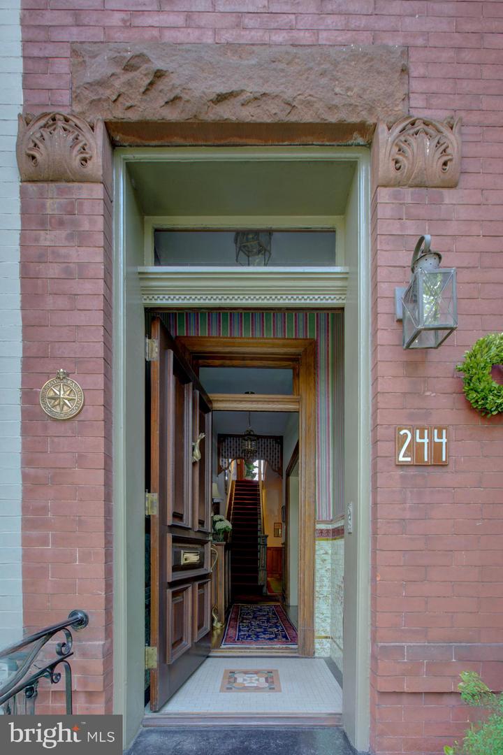 244 8TH ST SE, WASHINGTON, District Of Columbia 20003, 3 Bedrooms Bedrooms, ,3 BathroomsBathrooms,Residential,For sale,244 8TH ST SE,DCDC2206082 MLS # DCDC2206082