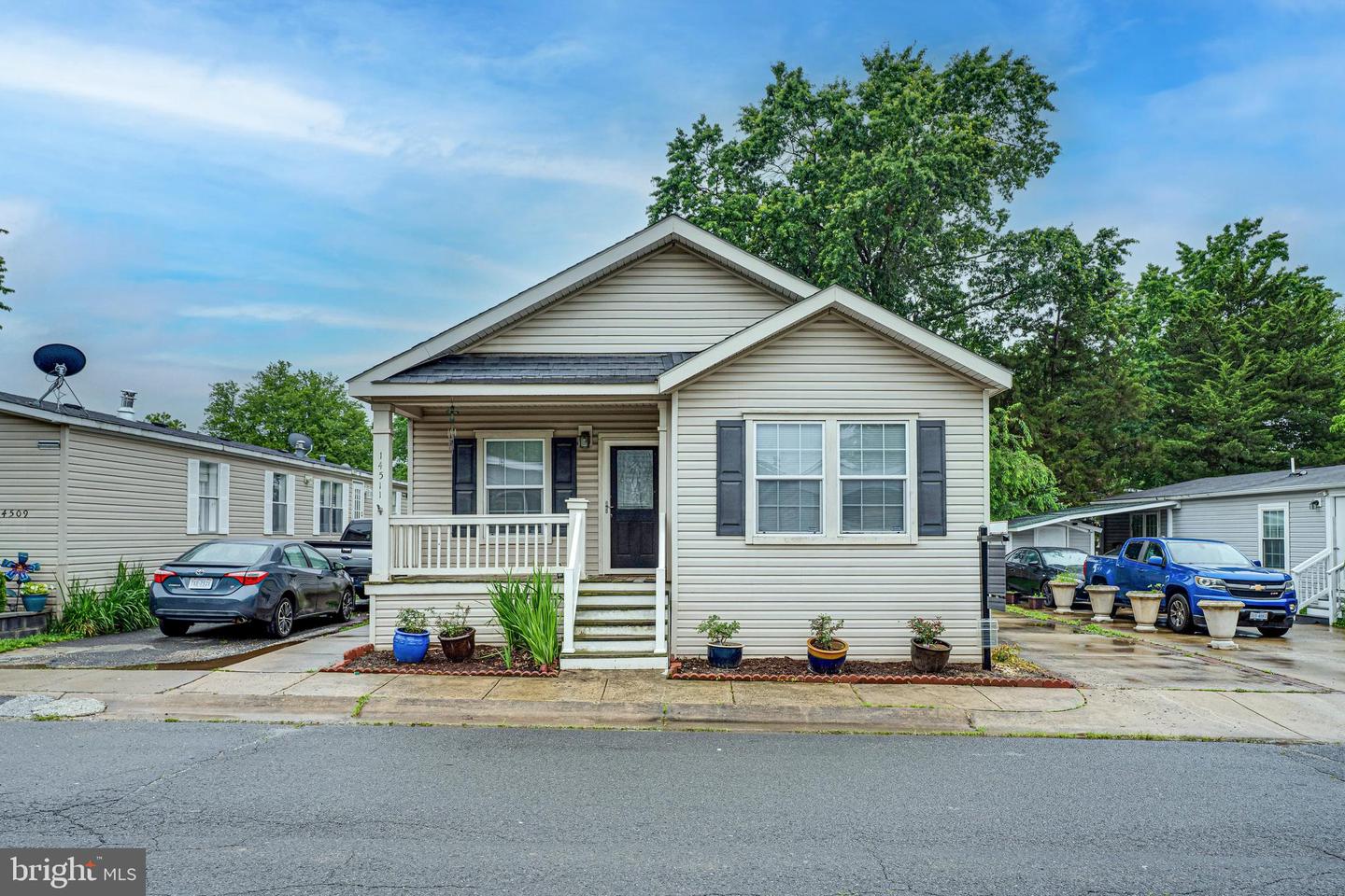 14511 LAKE CENTRAL DR, CHANTILLY, Virginia 20151, 3 Bedrooms Bedrooms, ,2 BathroomsBathrooms,Residential,For sale,14511 LAKE CENTRAL DR,VAFX2247892 MLS # VAFX2247892