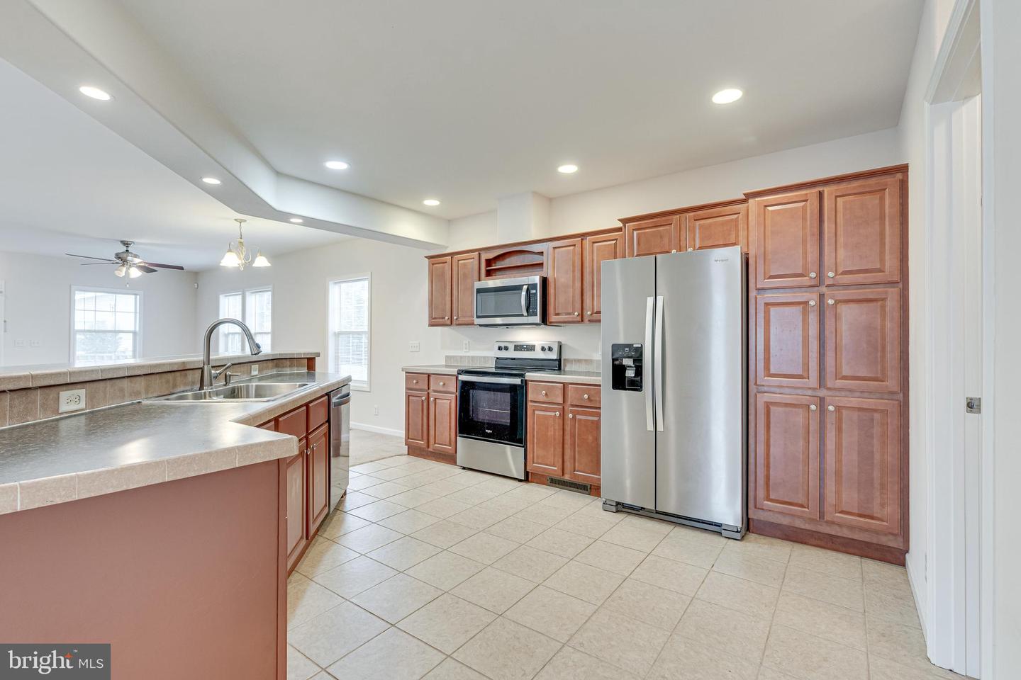 14511 LAKE CENTRAL DR, CHANTILLY, Virginia 20151, 3 Bedrooms Bedrooms, ,2 BathroomsBathrooms,Residential,For sale,14511 LAKE CENTRAL DR,VAFX2247892 MLS # VAFX2247892