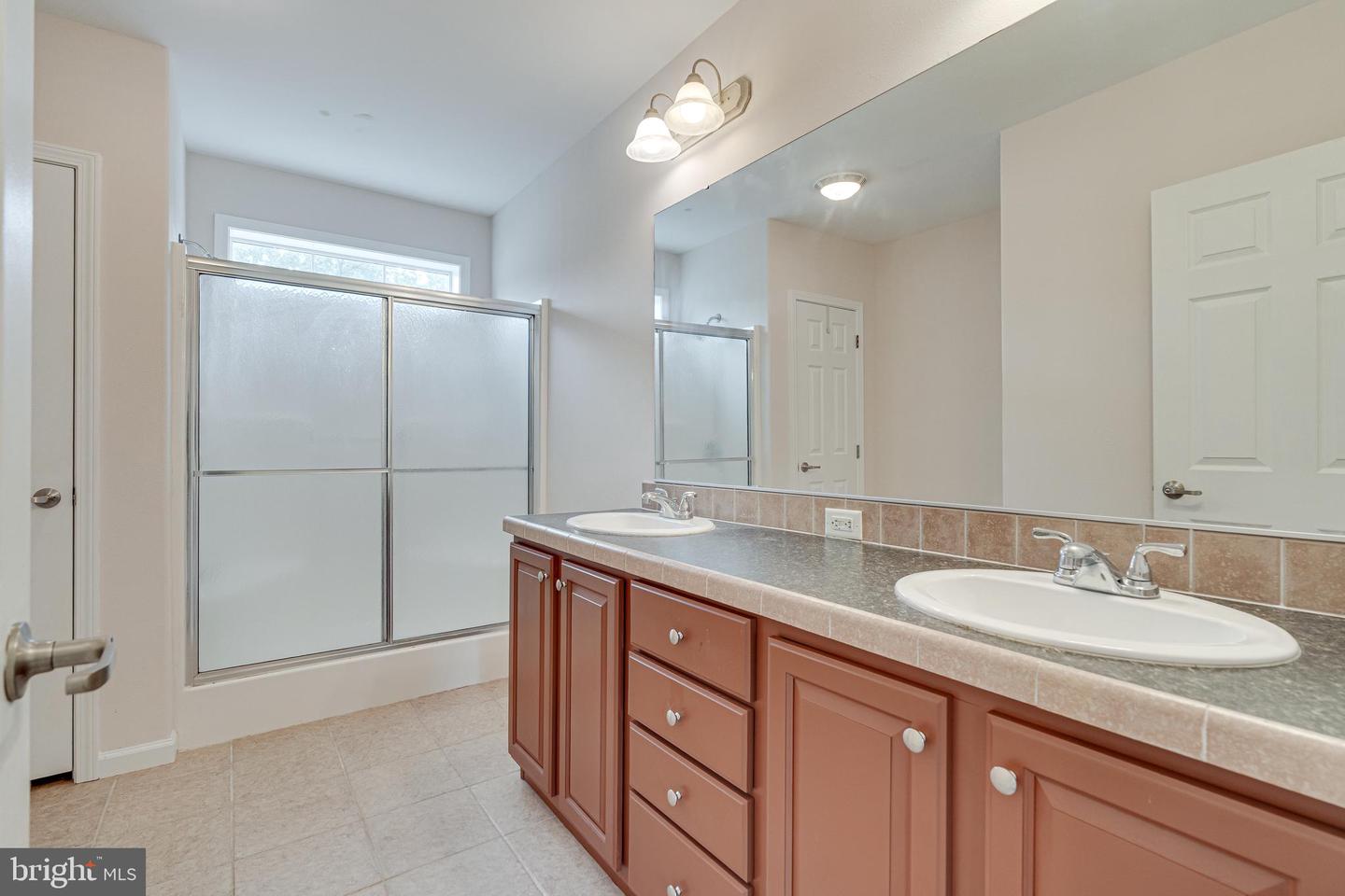 14511 LAKE CENTRAL DR, CHANTILLY, Virginia 20151, 3 Bedrooms Bedrooms, ,2 BathroomsBathrooms,Residential,For sale,14511 LAKE CENTRAL DR,VAFX2247892 MLS # VAFX2247892