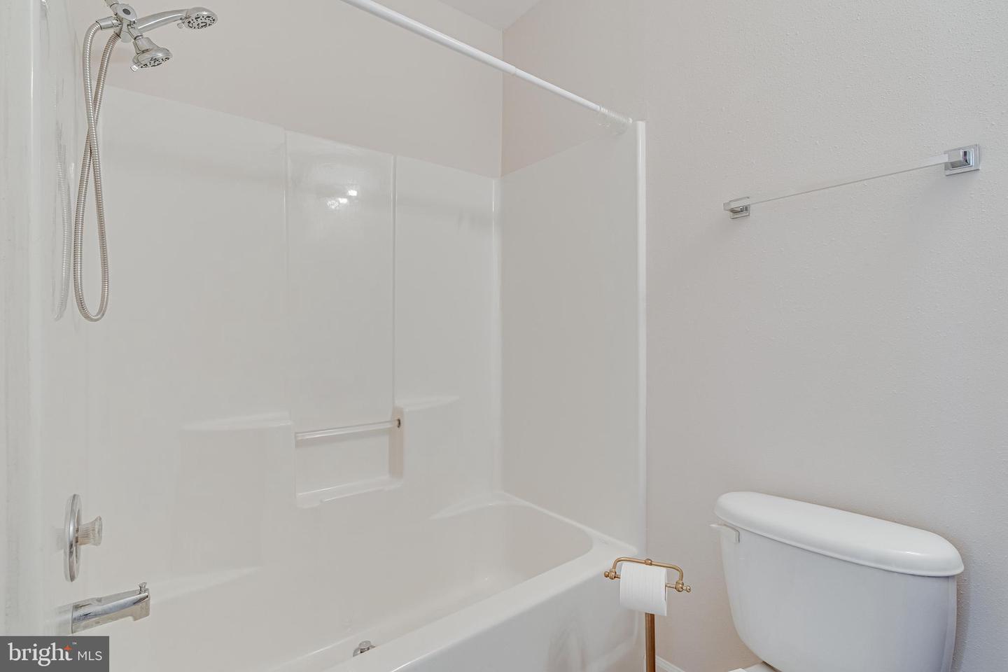 14511 LAKE CENTRAL DR, CHANTILLY, Virginia 20151, 3 Bedrooms Bedrooms, ,2 BathroomsBathrooms,Residential,For sale,14511 LAKE CENTRAL DR,VAFX2247892 MLS # VAFX2247892