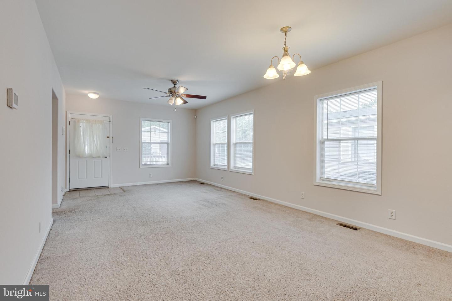 14511 LAKE CENTRAL DR, CHANTILLY, Virginia 20151, 3 Bedrooms Bedrooms, ,2 BathroomsBathrooms,Residential,For sale,14511 LAKE CENTRAL DR,VAFX2247892 MLS # VAFX2247892